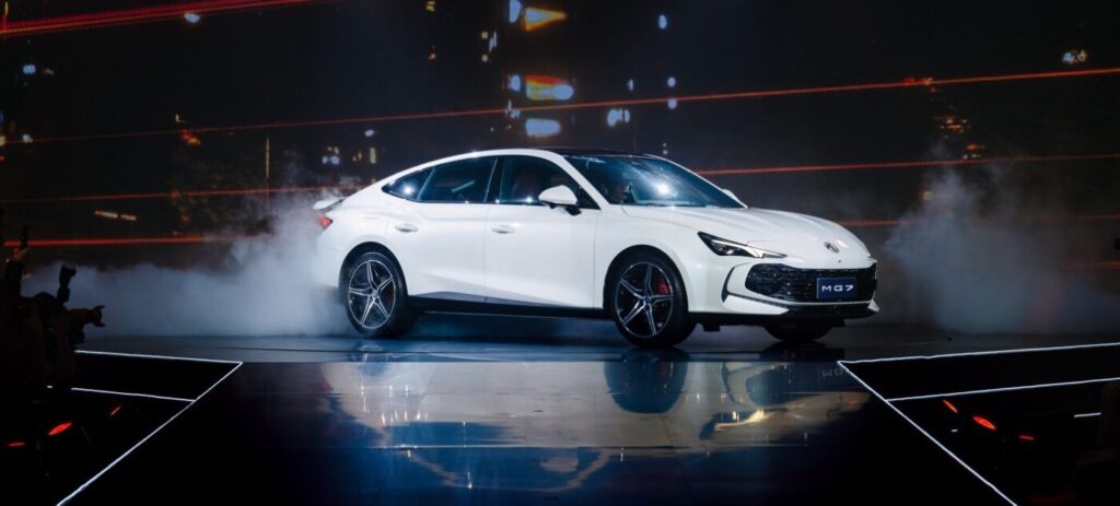 Ra mắt xe MG7